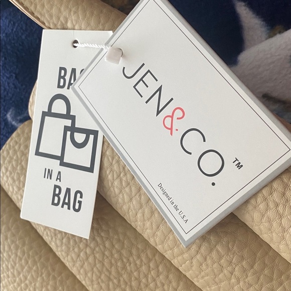 Chic Beige Women's Shoulder Bag - Picture 2 of 3